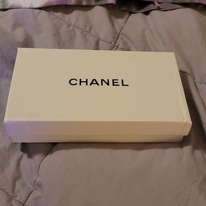 Chanel box